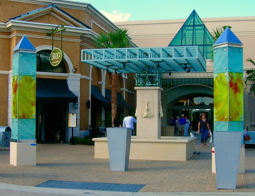 the gardens mall entrance